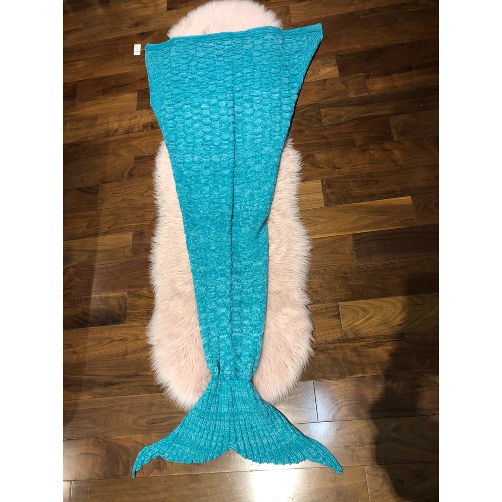 Blue Mermaid Tail Blanket – Cozy & Fun! - Picture 5 of 5